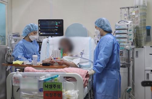 Hàn Quốc thành công ca ghép phổi đầu tiên cho bệnh nhân COVID-19