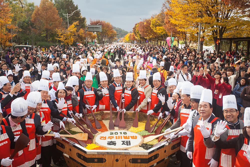 Lễ hội Jeonju Bibimbap – nét độc đáo trong văn hóa xứ Hàn