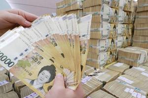 Hàn Quốc sắp phát tiền mặt cho người dân