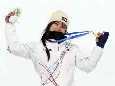 Vận động viên trượt ván tuyết Choi Ga-on gặt hái huy...