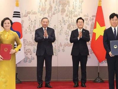 Tổng Bí thư Tô Lâm và Tổng thống Hàn Quốc chứng...