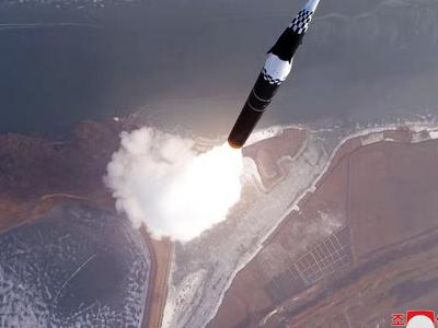 Hàn Quốc họp khẩn vì Triều Tiên liên tục phóng tên...