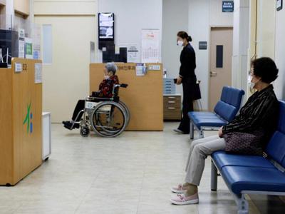 Dịch vụ giúp người sống một mình đi bệnh viện,...