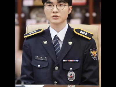 Huyền thoại thể thao điện tử Faker được phong hàm...